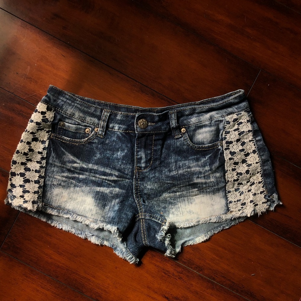 Jean shorts w/ white lace down sides